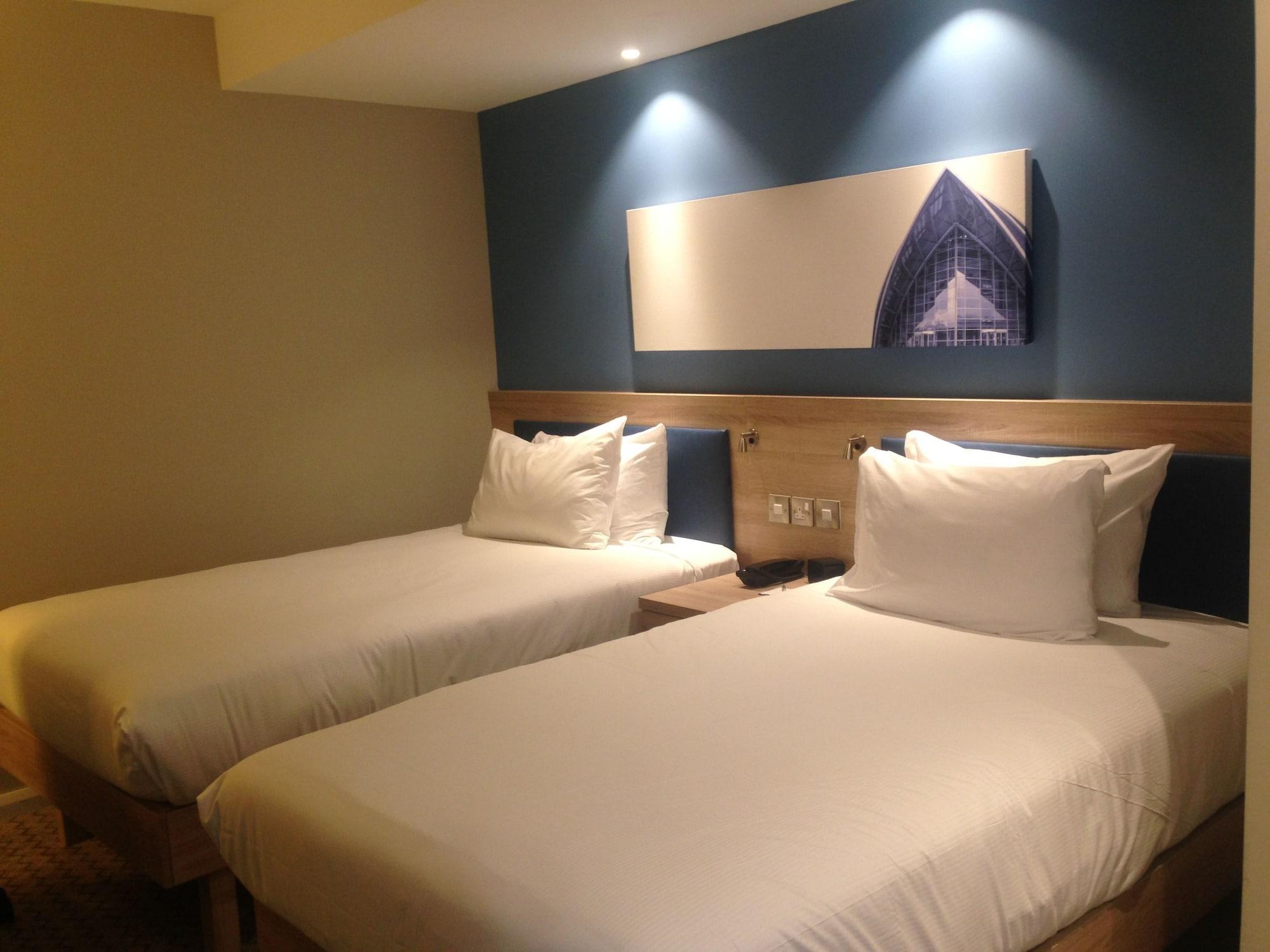 Hampton By Hilton Glasgow Central Exterior foto