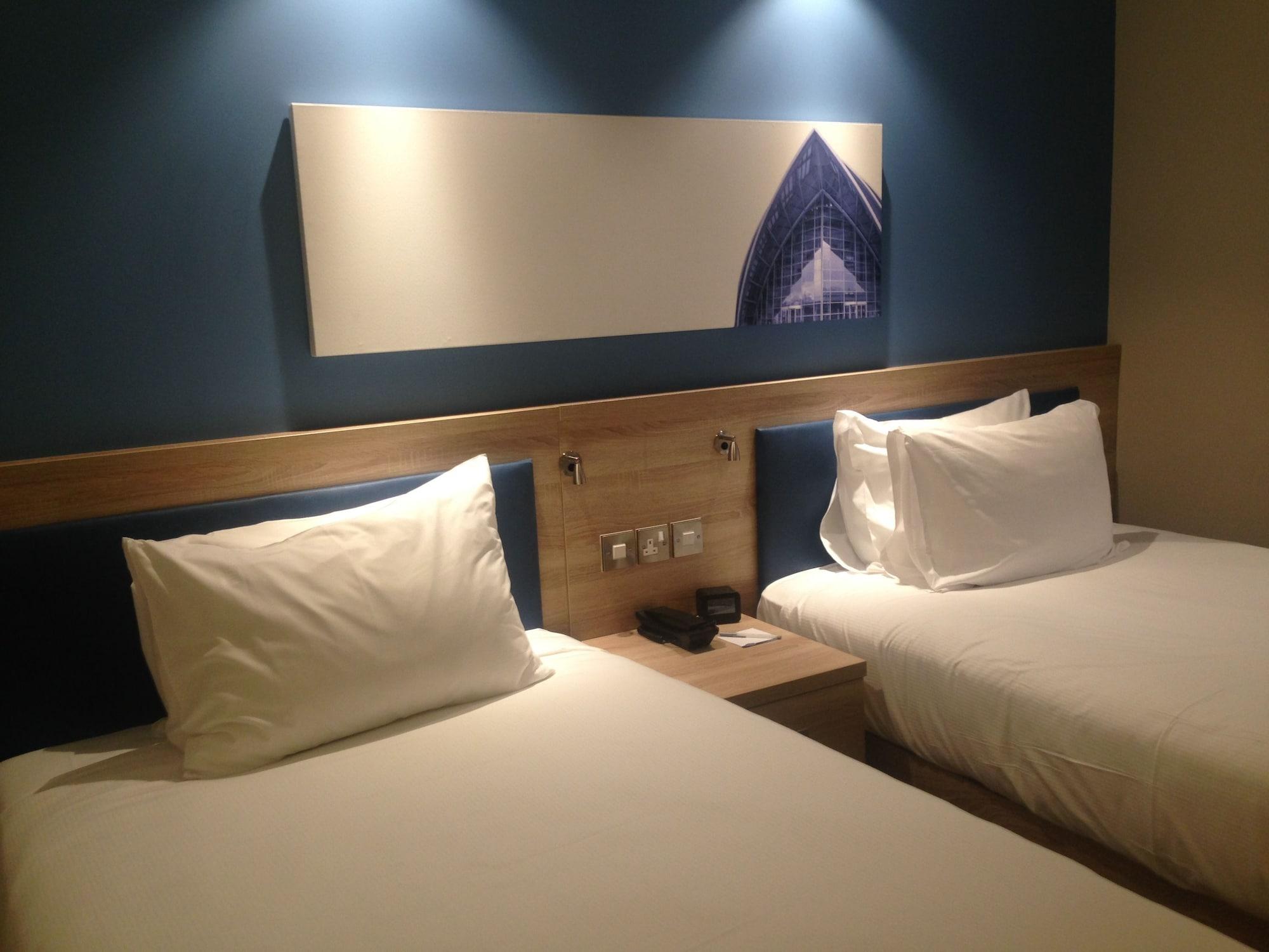 Hampton By Hilton Glasgow Central Exterior foto